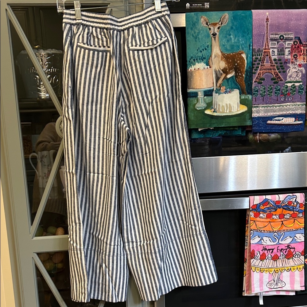 Banana Republic Navy and White Striped Wide Leg Crop Pants XS - Picture 3 of 3
